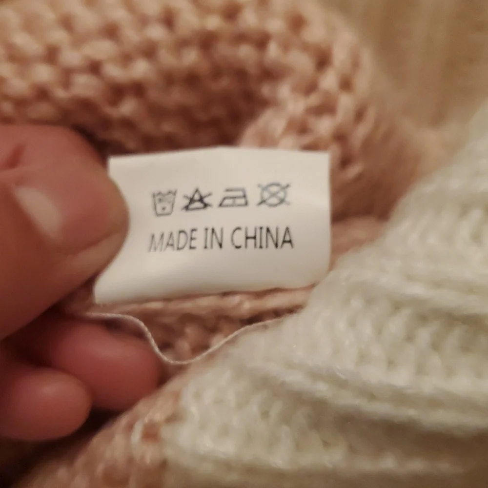 PINK RIPPLE SIZE XL Pink and White Sweater Vest with Rose Embroidery - Picture 9 of 10